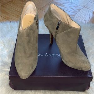 Enzo Angiolini “Eayilin” Suede Ankle Booties